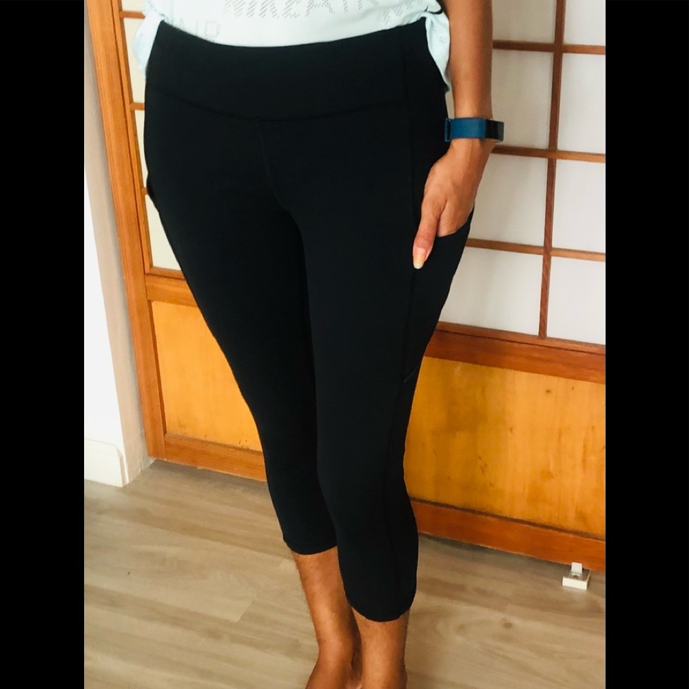 Lululemon black mid length leggings size 10